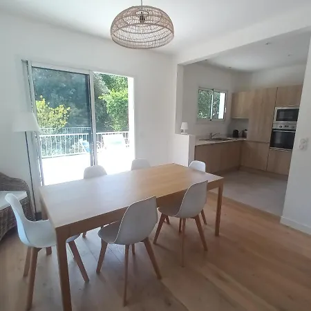 Semesterbostad Jolie Maison De Avec 4 Et Grand Jardin *