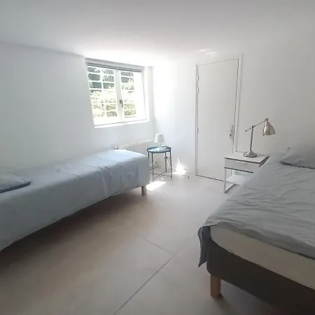 Semesterbostad Jolie Maison De Avec 4 Et Grand Jardin *